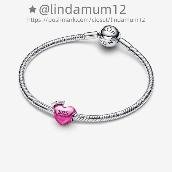 Pandora Graduation 2025 Heart Charm - Picture 3 of 6